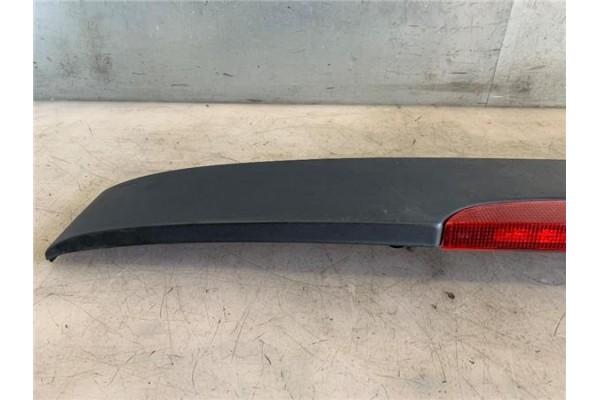 Recambio de aleron trasero para renault clio ii (xbo) 1.5d dci 65cv referencia OEM IAM 7701410747  