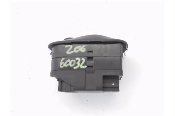 Recambio de mando elevalunas delantero izquierdo para peugeot 206 1.9 d referencia OEM IAM 6554WA  