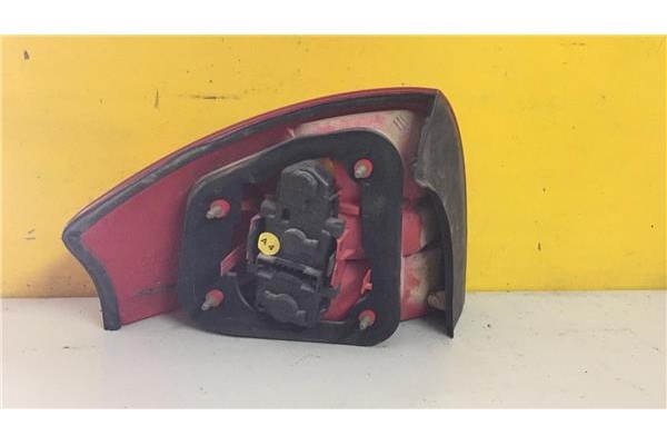 Recambio de piloto trasero derecho para audi a6 berlina (4b2) 1.8 referencia OEM IAM 4B5945096  4B9945096 , AUDI