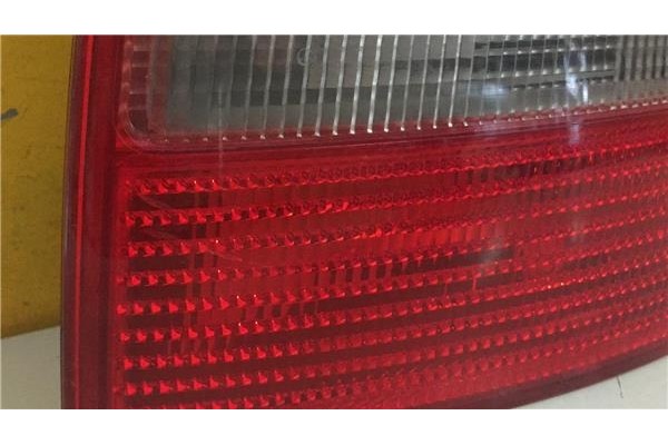 Recambio de piloto trasero derecho para audi a6 berlina (4b2) 1.8 referencia OEM IAM 4B5945096  4B9945096 , AUDI
