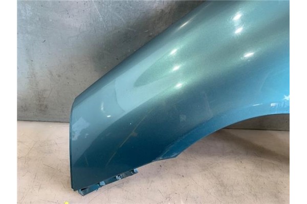 Recambio de aleta delantero izquierda para renault clio ii fase ii (b/cb0) 1.2 campus referencia OEM IAM 7701473448  