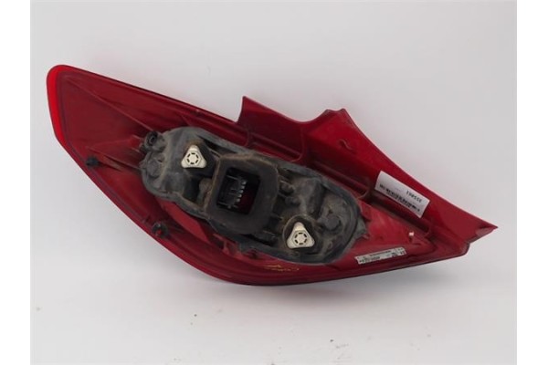 Recambio de piloto trasero derecho para opel corsa d referencia OEM IAM 13186351  