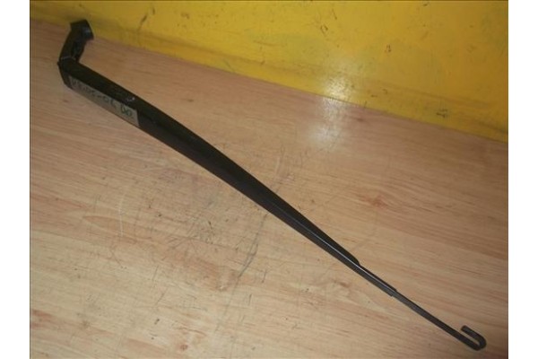Recambio de brazo limpiaparabrisas delantero para toyota prius (nhw20)(2004) 1.5 basis [1,5 ltr. - 57 kw cat] referencia OEM IAM