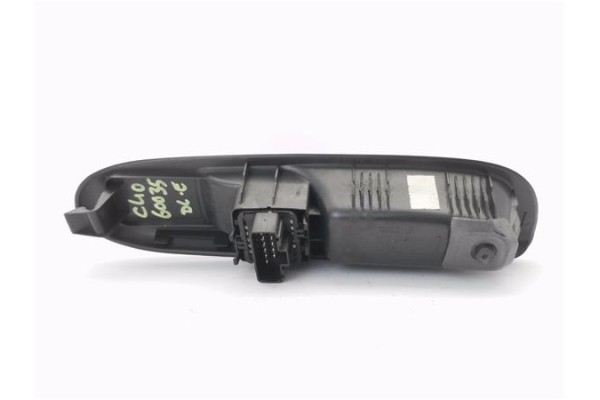 Recambio de mando elevalunas delantero izquierdo para renault clio ii fase ii (b/cb0) 1.2 campus referencia OEM IAM 82000840030 