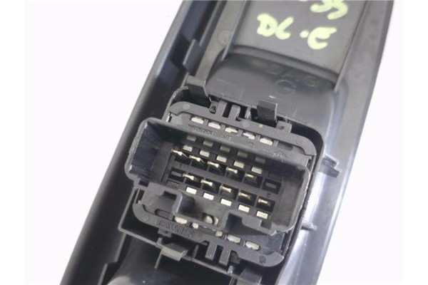 Recambio de mando elevalunas delantero izquierdo para renault clio ii fase ii (b/cb0) 1.2 campus referencia OEM IAM 82000840030 
