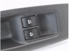 Recambio de mando elevalunas delantero izquierdo para renault clio ii fase ii (b/cb0) 1.2 campus referencia OEM IAM 82000840030 