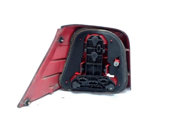 Recambio de piloto trasero derecho para volkswagen golf iv berlina (1j1) referencia OEM IAM 1J6945096Q 67736982 1J6945095Q , AUD