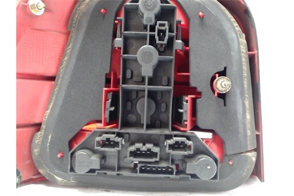 Recambio de piloto trasero derecho para volkswagen golf iv berlina (1j1) referencia OEM IAM 1l6945096Q 67736982 