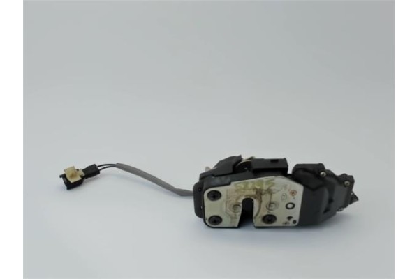 Recambio de cerradura puerta trasero derecha para kia carens (rs) 2.0 crdi referencia OEM IAM K2FA73310  