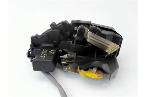 Recambio de cerradura puerta trasero derecha para kia carens (rs) 2.0 crdi referencia OEM IAM K2FA73310  