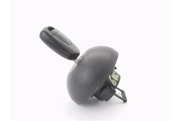 Recambio de tapon combustible para renault clio ii fase ii (b/cb0) 1.2 campus referencia OEM IAM 7701471585  