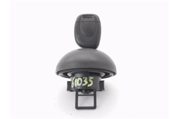 Recambio de tapon combustible para renault clio ii fase ii (b/cb0) 1.2 campus referencia OEM IAM 7701471585  