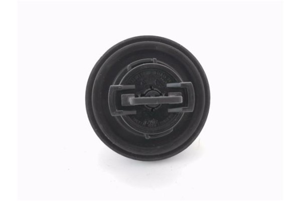 Recambio de tapon combustible para renault clio ii fase ii (b/cb0) 1.2 campus referencia OEM IAM 7701471585  