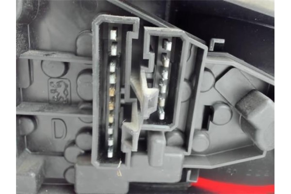 Recambio de piloto trasero derecho para peugeot 306 3/5 pt. (s1) referencia OEM IAM   