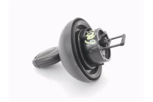 Recambio de tapon combustible para renault clio ii fase ii (b/cb0) 1.2 campus referencia OEM IAM 7701471585  