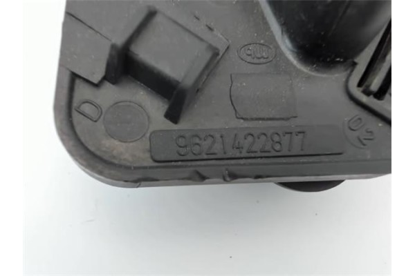 Recambio de manilla int. puerta delantero derecha para peugeot partner furgón (5) 1.9 d referencia OEM IAM 9621422877  