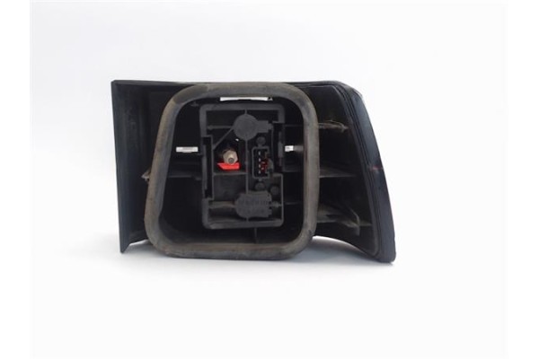 Recambio de piloto trasero izquierdo para citroen xantia berlina referencia OEM IAM 95668015  