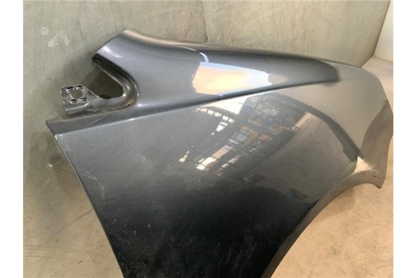 Recambio de aleta delantero derecha para volkswagen polo iv (9n3) 1.4 advance referencia OEM IAM 6Q0821106E  