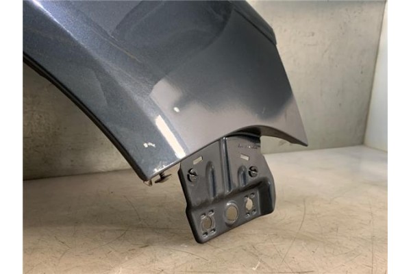 Recambio de aleta delantero derecha para volkswagen polo iv (9n3) 1.4 advance referencia OEM IAM 6Q0821106E  