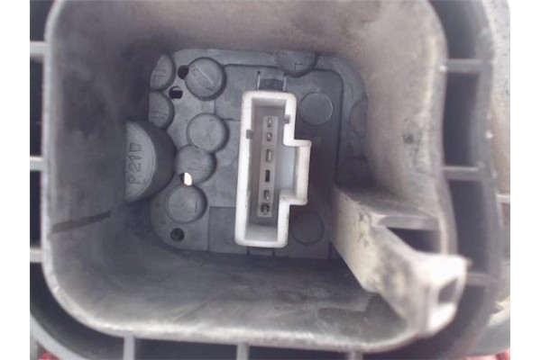 Recambio de piloto trasero derecho para peugeot 206 sw referencia OEM IAM 9641540577  