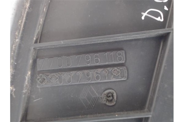 Recambio de piloto trasero derecho para renault clio i fase i / ii (b/c57) referencia OEM IAM 7700796118 7700796120 