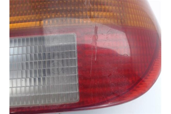 Recambio de piloto trasero derecho para ford fiesta berl./courier referencia OEM IAM 89FG13N004AA A2810881 