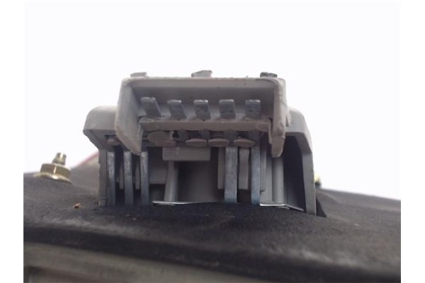 Recambio de piloto trasero derecho para ford fiesta berl./courier referencia OEM IAM 89FG13N004AA A2810881 