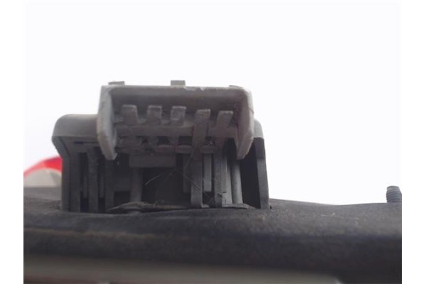 Recambio de piloto trasero derecho para ford fiesta berl./courier referencia OEM IAM 89FG13N004AA A2810881 