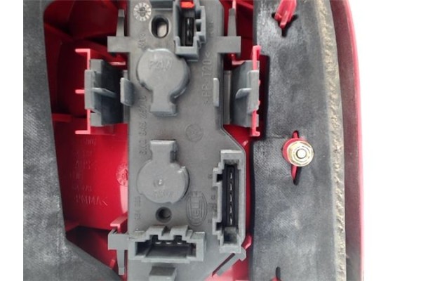 Recambio de piloto trasero derecho para volkswagen polo iii berlina (6n2) referencia OEM IAM   