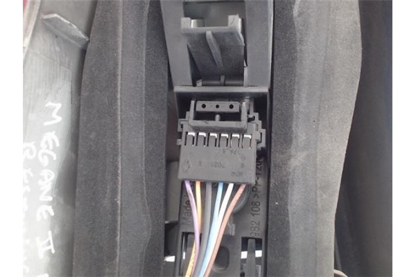 Recambio de piloto trasero derecho para renault megane ii grandtour referencia OEM IAM   