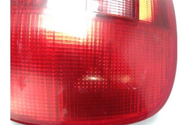 Recambio de piloto trasero derecho para audi a4 avant (8d) referencia OEM IAM 8D0945112A  