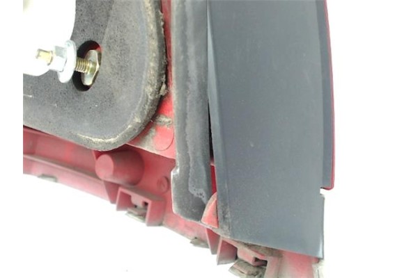 Recambio de piloto trasero derecho para audi a4 avant (8d) referencia OEM IAM 8D0945112A  