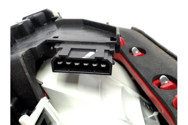 Recambio de piloto trasero derecho para audi a4 avant (8d) referencia OEM IAM 8D0945112A  
