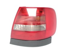 Recambio de piloto trasero derecho para audi a4 berlina (b5) referencia OEM IAM 8D0945112A  