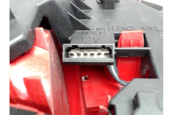 Recambio de piloto trasero derecho para audi a4 berlina (b5) referencia OEM IAM 8D9945112  