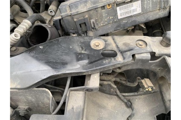 Recambio de frente delantero para jeep cherokee (kj) 2.5 crd básico referencia OEM IAM 55176756AC  