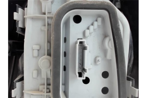 Recambio de piloto trasero izquierdo para volkswagen polo iv (9n1) referencia OEM IAM   