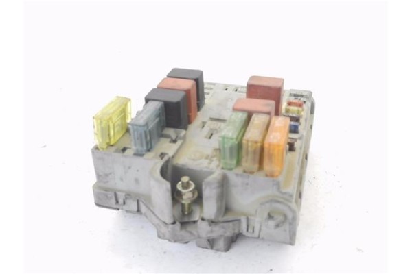 Recambio de caja reles para fiat ii punto (188) berlina 1.2 60 (188.030, .050, .130, .150, .230, .250) referencia OEM IAM 467667