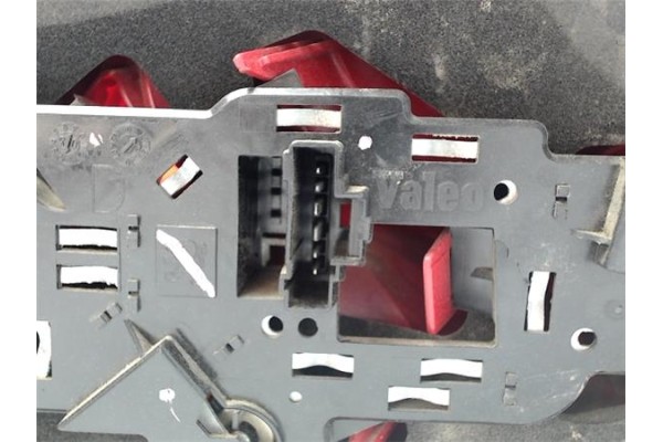 Recambio de piloto trasero derecho para peugeot 307 berlina (s2) referencia OEM IAM 6351P3  