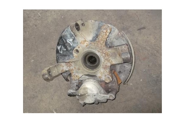 Recambio de mangueta delantero izquierda para ssangyong musso 2.9 d referencia OEM IAM 4121005003  