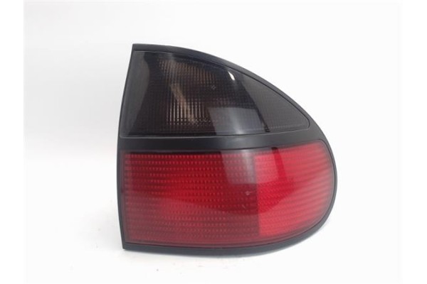 Recambio de piloto trasero derecho para renault laguna (b56) referencia OEM IAM   