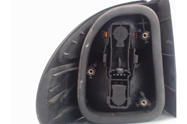 Recambio de piloto trasero derecho para renault laguna (b56) referencia OEM IAM   