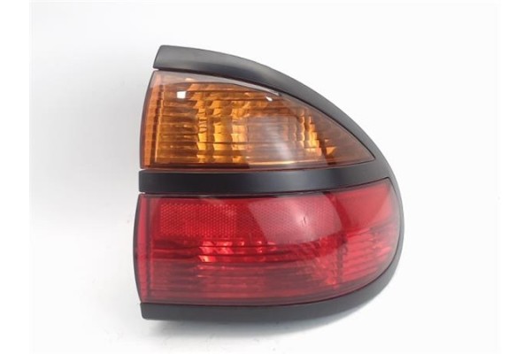 Recambio de piloto trasero derecho para renault laguna (b56) referencia OEM IAM   