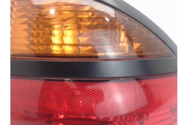 Recambio de piloto trasero derecho para renault laguna (b56) referencia OEM IAM   