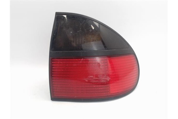 Recambio de piloto trasero derecho para renault laguna (b56) referencia OEM IAM   