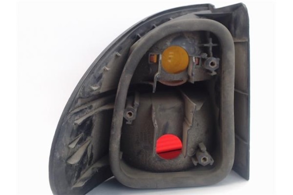 Recambio de piloto trasero derecho para renault laguna (b56) referencia OEM IAM   