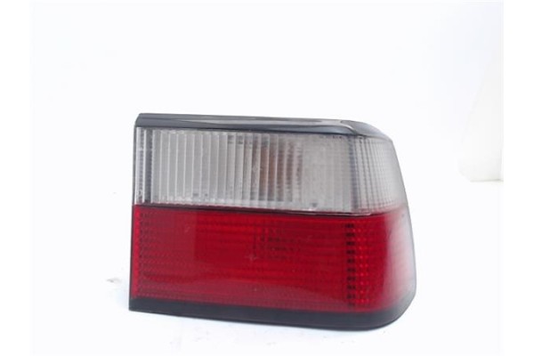 Recambio de piloto trasero derecho para citroen xantia berlina referencia OEM IAM 95668016  