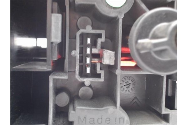 Recambio de piloto trasero derecho para citroen xantia berlina referencia OEM IAM 95668016  