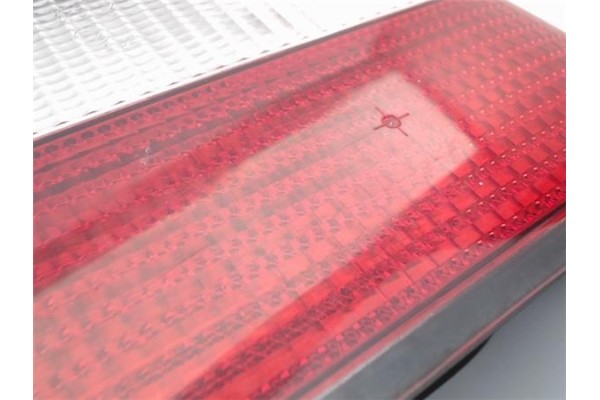 Recambio de piloto trasero derecho para citroen xantia berlina referencia OEM IAM 95668016  