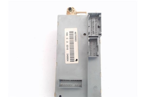 Recambio de caja fusibles/rele para fiat i punto (176) berlina referencia OEM IAM  (501209150060) 